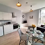 아파트 Malton Central Apartments *