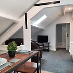 아파트 Malton Central Apartments *