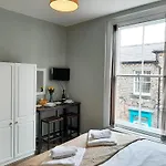 아파트 Malton Central Apartments *