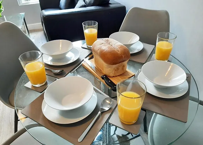 Malton Central Apartments شقة *